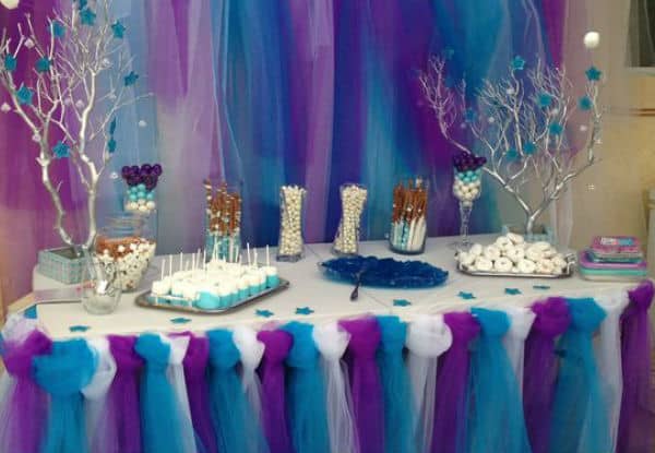 Mesa do Bolo para decoração do Frozen
